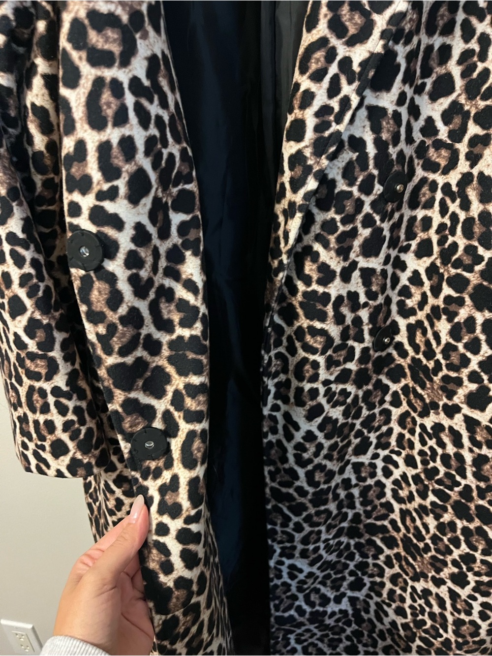 Leopard Coat - Picture 5 of 7
